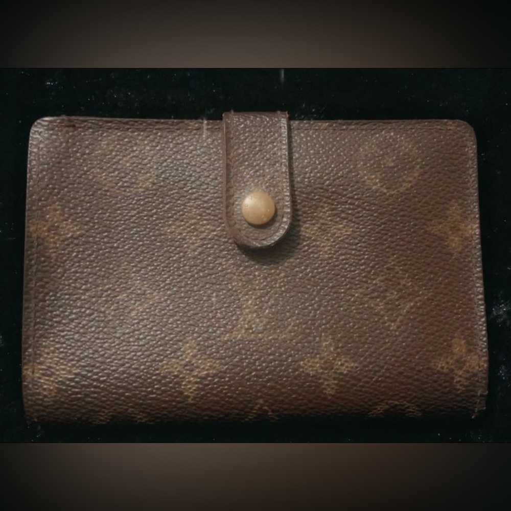 Louis Vuitton Kisslock Wallet